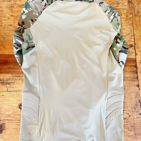 UF PRO Striker XT Gen 3 Combat Top in Multicam
XL NWT - Picture 3 of 4